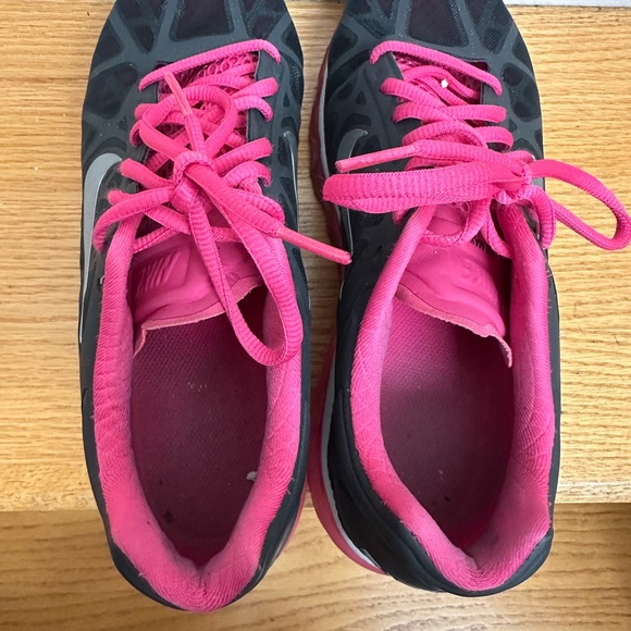 Nike Air Max Women's Black and Pink Athletic Shoes - Picture 3 of 5